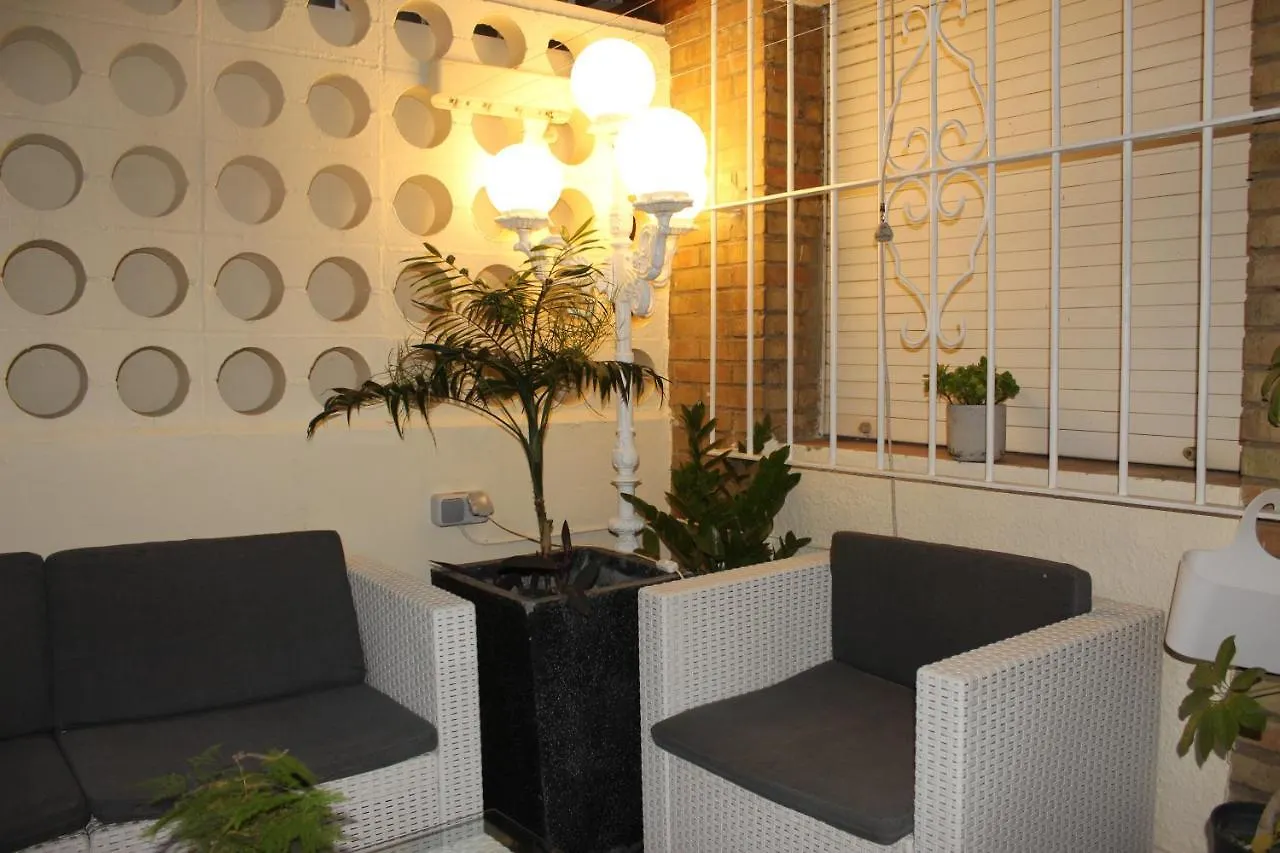 Apartamento Jardin Cerca Del Centro Seville Apartment
